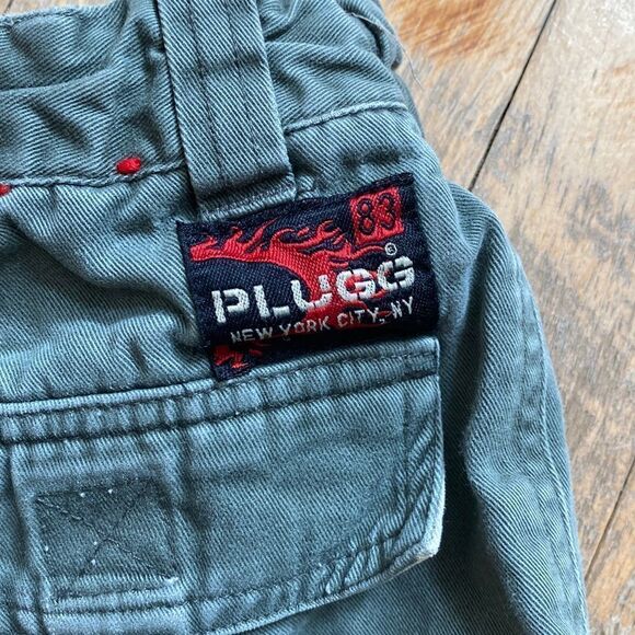 Army green cargo shorts - Picture 2 of 6